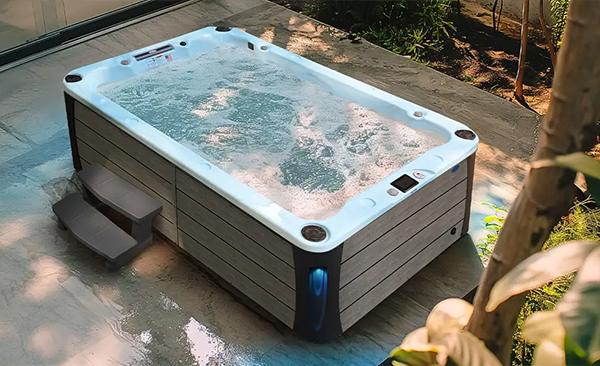 Deck Series Mokana hot tubs for sale